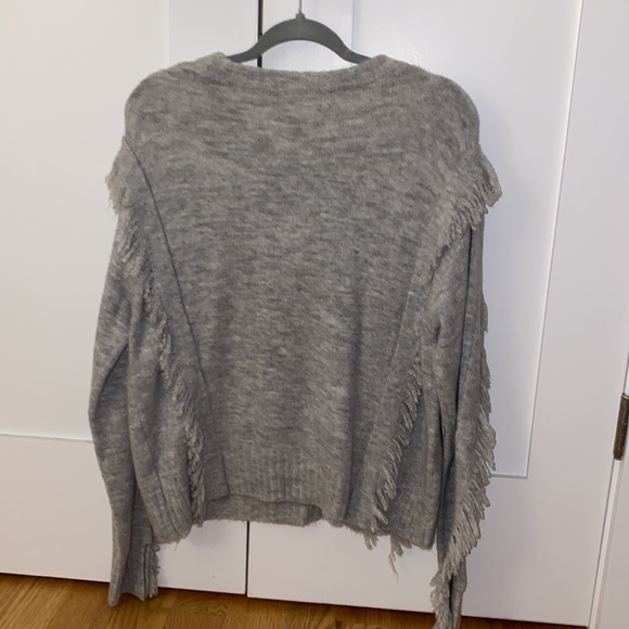 Juniper Blu Gray Fringed Sweater- ONLY WORN ONCE! - Picture 5 of 6